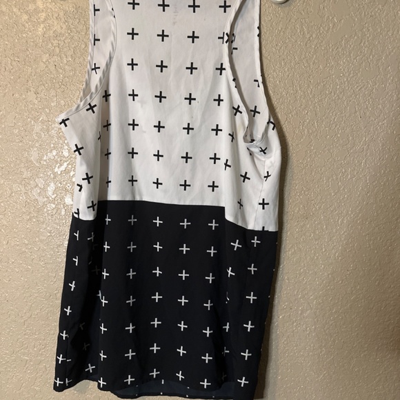 Forever 21 size small blouse - Picture 5 of 5